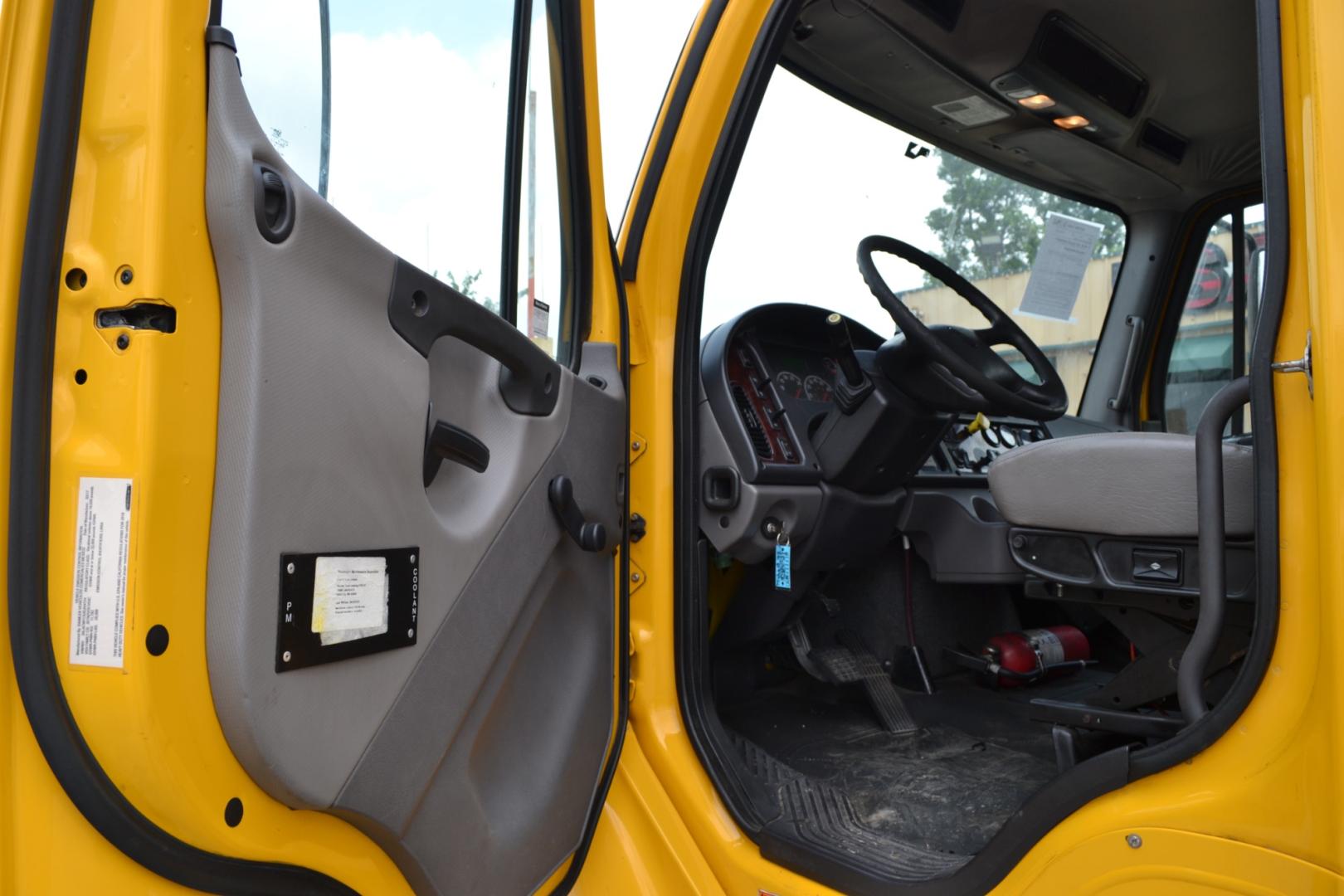 2018 YELLOW /BLACK FREIGHTLINER M2-106 with an CUMMINS B6.7L 220HP engine, ALLISON 2200RDS AUTOMATIC transmission, located at 9172 North Fwy, Houston, TX, 77037, (713) 910-6868, 29.887470, -95.411903 - Photo#12